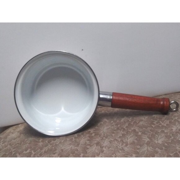 Vintage betty Crocker Enamel Sauce pan white printed 1 qt wood handle HTF RARE - Picture 6 of 10